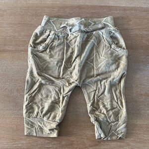 Kate Quinn Woods Joggers